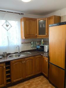 Kuchyňa alebo kuchynka v ubytovaní Casa completa en La Laguna Vivienda Vacacional