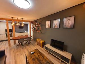 A television and/or entertainment centre at CENTRO - PARKING Free - GUMERFLAT MUSEO VUT-09-234
