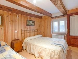 Ένα ή περισσότερα κρεβάτια σε δωμάτιο στο Snug Holiday Home in Valladolid with Private Pool