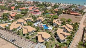 uma vista aérea de um resort em Eco Village Cumbuco em Cumbuco