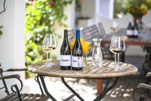 Jacaranda Wine And Guestfarm italokat is kínál