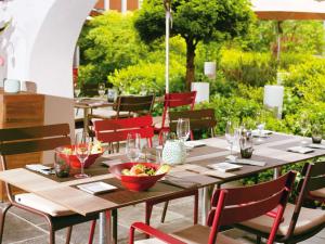 Zahrada ubytování Mövenpick Hotel Zürich-Regensdorf