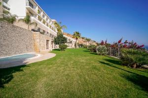 Κήπος έξω από το Cape Krio Boutique Hotel & SPA - Over 9 years old Adult Only