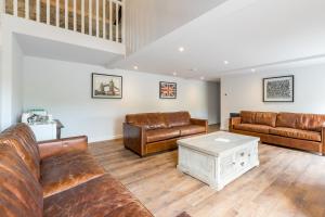 Kingston Estate, Staverton (updated prices 2025)