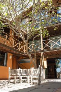 Bamboo Búzios Hostel的阳台或露台
