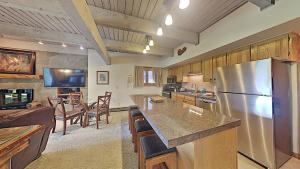 Timberline Condominiums 2 Bedroom Deluxe Unit A1A