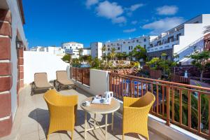 Een balkon of terras bij Gran Castillo Tagoro Family & Fun Playa Blanca
