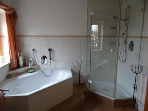 Phòng tắm tại Ferienwohnung Riepertinger