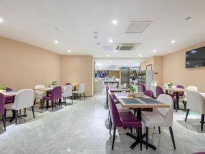 Reštaurácia alebo iné gastronomické zariadenie v ubytovaní Lavande Hotel Guangzhou Shatai South Road Tianpingjia Metro Station