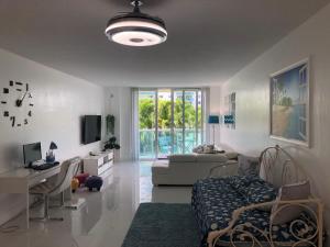 Gallery image of The Blue Island in Miami Beach