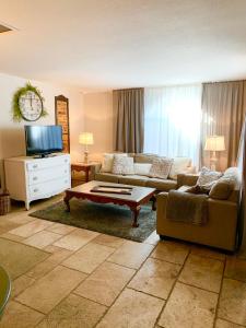Gallery image of Central French Charm in Tucson in Tucson