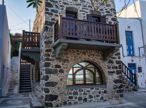 Gallery image of Plousiadi΄s Stone House in Páloi