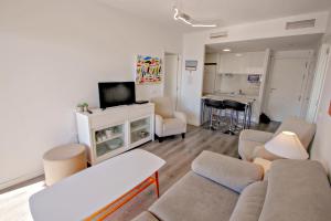 TV a/nebo společenská místnost v ubytování Agueda - sea view apartment in Calpe