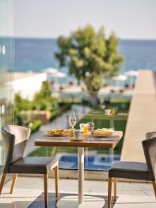 Gallery image of Cavo Orient Beach Hotel & Suites in Tragaki