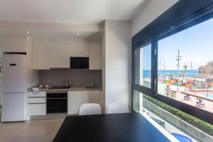 Kuchyňa alebo kuchynka v ubytovaní Apartamento Las Canteras Beachway