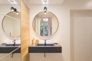 A bathroom at Functional Studio Milano Isola District