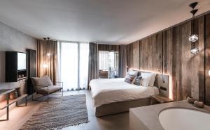 Posteľ alebo postele v izbe v ubytovaní Hotel Löwenhof