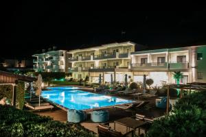 Bazén v ubytovaní Lagaria Hotel alebo v jeho blízkosti