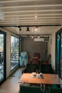 Fotografie z fotogalerie ubytování Kipbox Hotel Trang v destinaci Trang