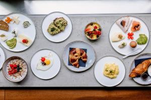 Comida no hotel ou em algum lugar perto