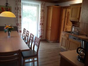 Kuchyň nebo kuchyňský kout v ubytování Landhaus Elto