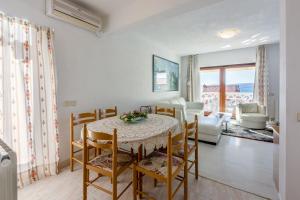 Posedenie v ubytovaní Apartment Eni Selce