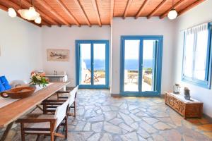 Gallery image of Panoramic Sea View Villa Saint Anna in Kalo Livadi