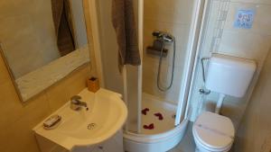 Kúpeľňa v ubytovaní Vodice Family Apartment