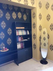 The library in Az apartmant