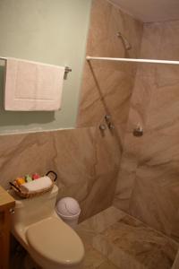 Phòng tắm tại Gaia Guest House