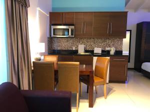 Quints Travelers Inn 주방 또는 간이 주방