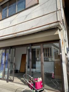 Edificio en el que se encuentra el albergue