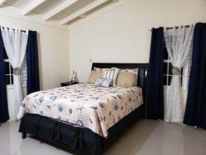 Sehfeh Luxury vacation home tesisinde bir odada yatak veya yataklar