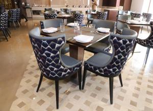 Geeta Sarovar Portico, Panipat餐厅或其他用餐的地方