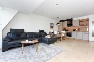 Küche/Küchenzeile in der Unterkunft Meerblick-Ferienwohnung Black Pearl
