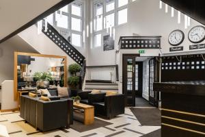 Кухня или мини-кухня в Hotel Aateli Lakeside
