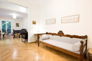 Posedenie v ubytovaní Klokkaris Stays Athens
