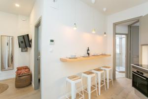 Kuchnia lub aneks kuchenny w obiekcie Canela Homes BARCELONA MARINA