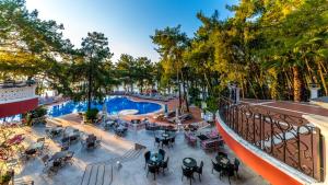 Bazén v ubytování Grand Yazıcı Club Marmaris Palace nebo v jeho okolí