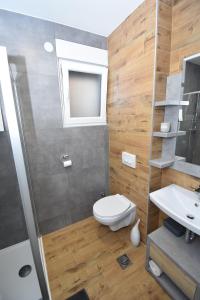 Bilik mandi di Apartman Bela +9 gambar