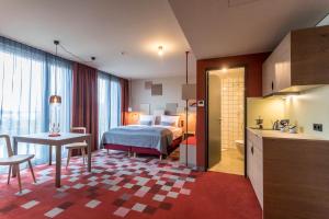 Postel nebo postele na pokoji v ubytování Hotel einsmehr + 37 fotografií