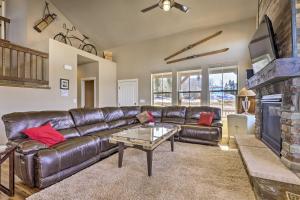 Ski-In and Ski-Out Granby Gem with Gas Grill and Fire Pit!