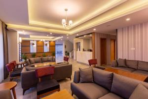 Χώρος καθιστικού στο Antalya Business Hotel
