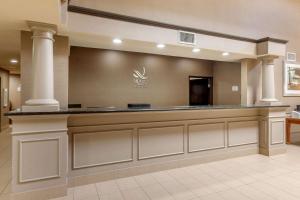 Vstupní hala nebo recepce v ubytování Quality Suites Sherman