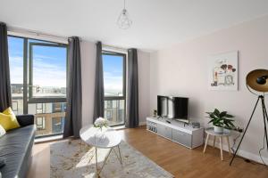 Seating area sa Spacious & Cosy, Netflix, Parking, Colindale Station