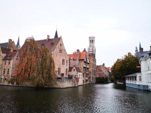 Afbeelding uit fotogalerij van B&B Riverside - Centre of Bruges in calm area in Brugge