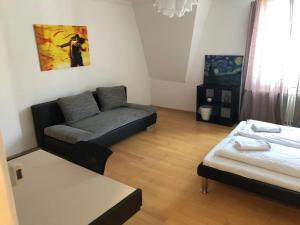 Voodi või voodid majutusasutuse ZüriZimmer toas