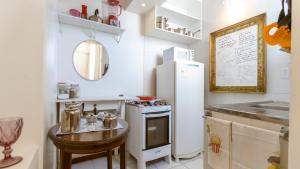 Dapur atau dapur kecil di Apartamentos Praça da Sé