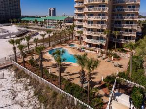Gallery image of Destin Towers - MIDDLE UNIT ON THE BEACH! in Destin