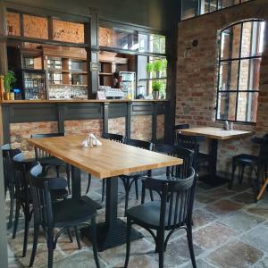 潘思捷耐特复古酒店餐厅或其他用餐的地方